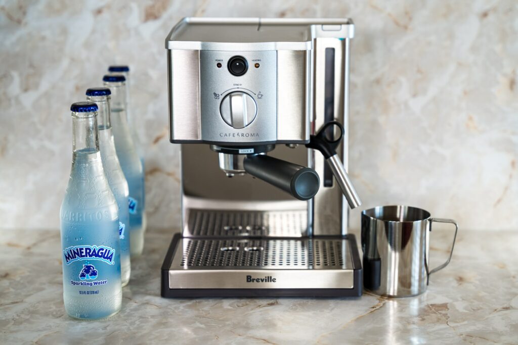 Koffiemachine reinigen met schoon water