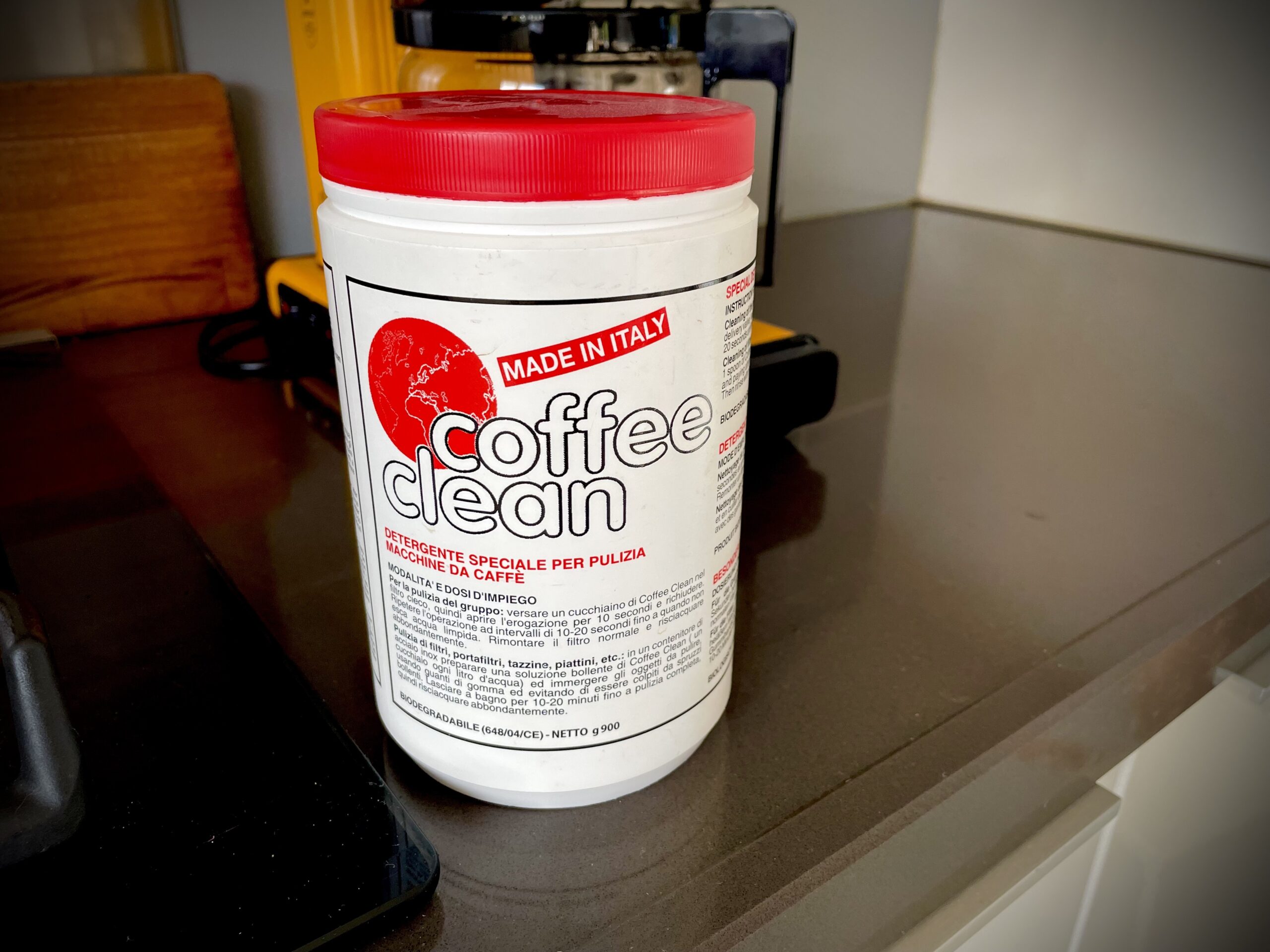 zelf koffiezetapparaat ontkalken